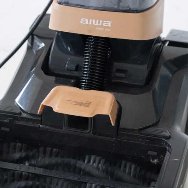 שואב שטיחים קיטור מבית AIWA