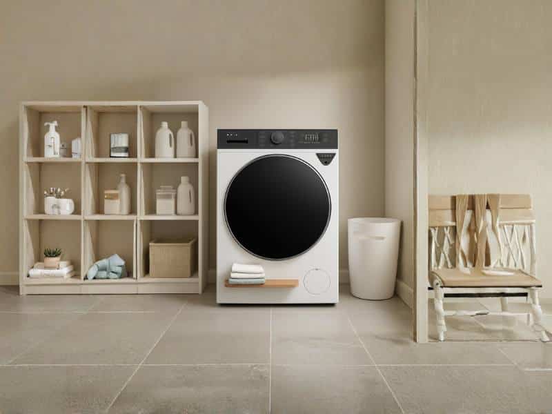 מכונת כביסה Aiwa בתוך חדר כביסה